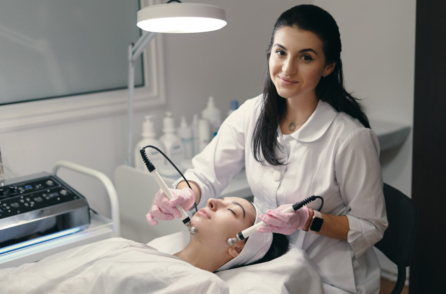How to Become an Aesthetic Practitioner in the UK
